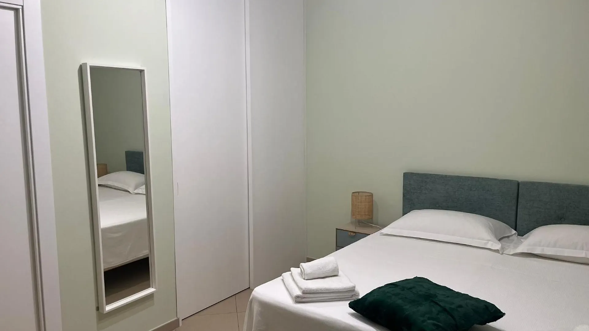 קטאניה Palazzo Pastura B&B And Apartments 0*,  איטליה